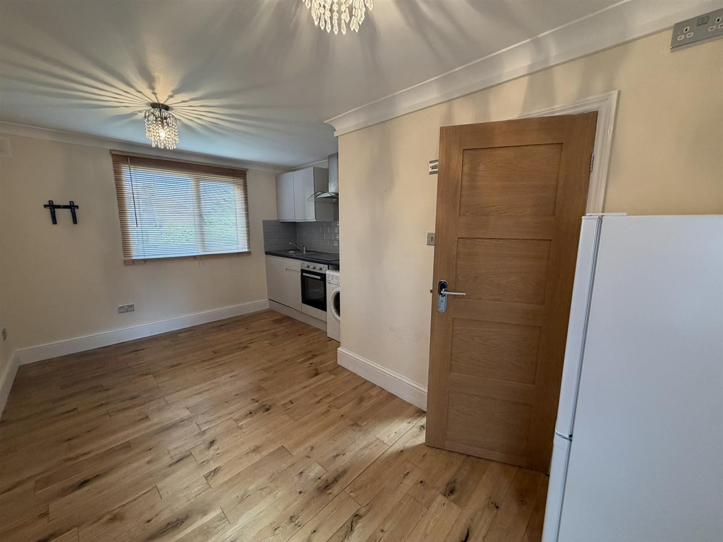 Flat Hay Lane in Greater London