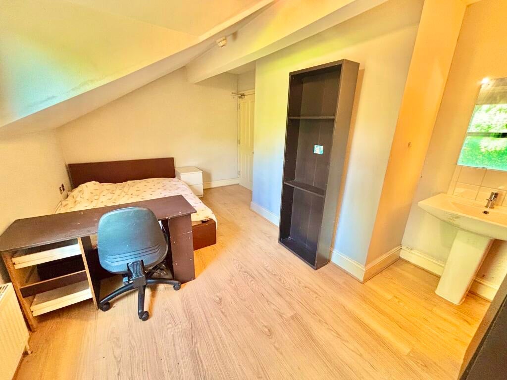 Room Nile Terrace in Salford