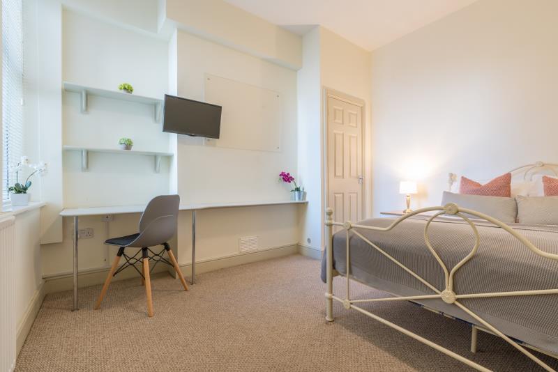 Room Manners Road in Portsmouth