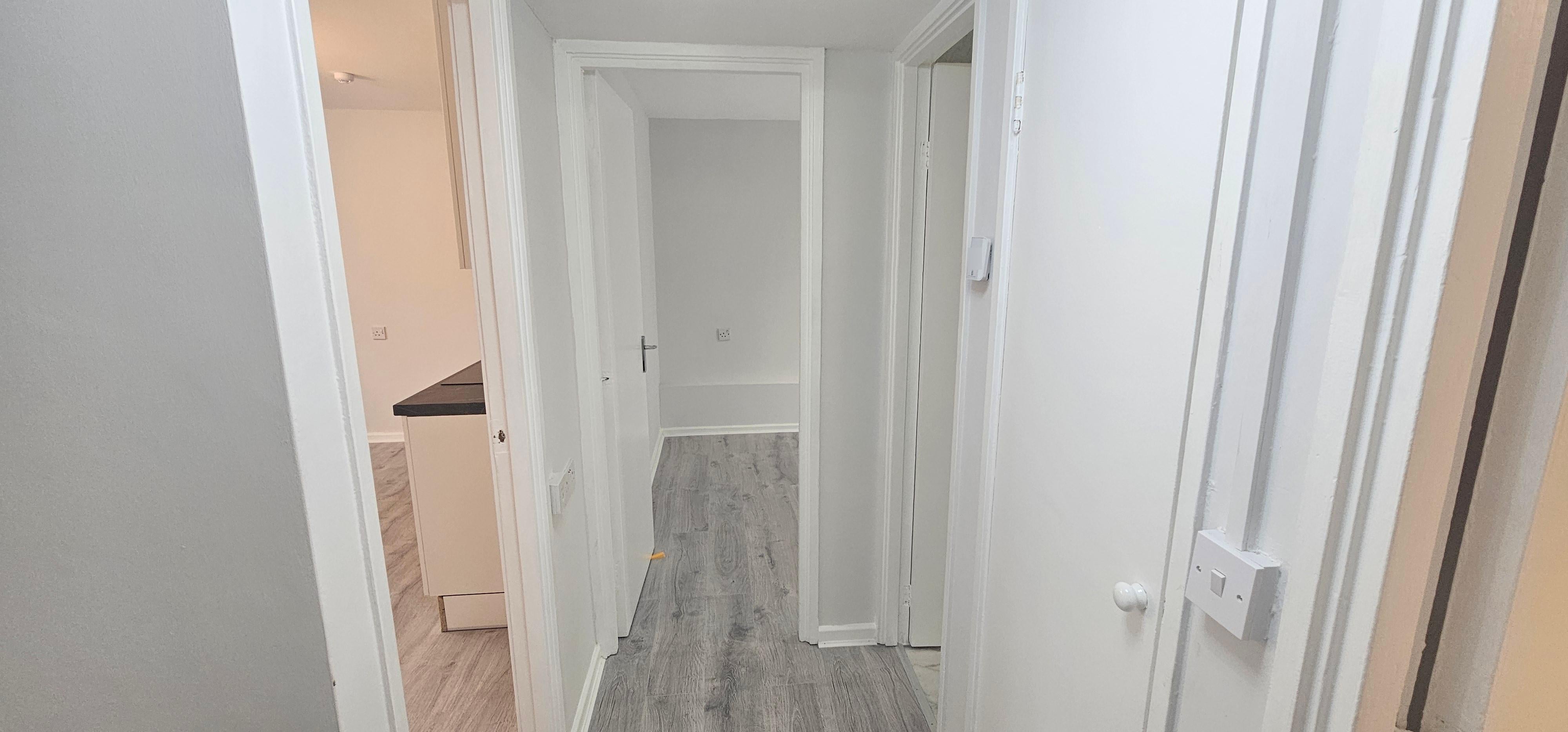 Flat Poplar Place in Greater London