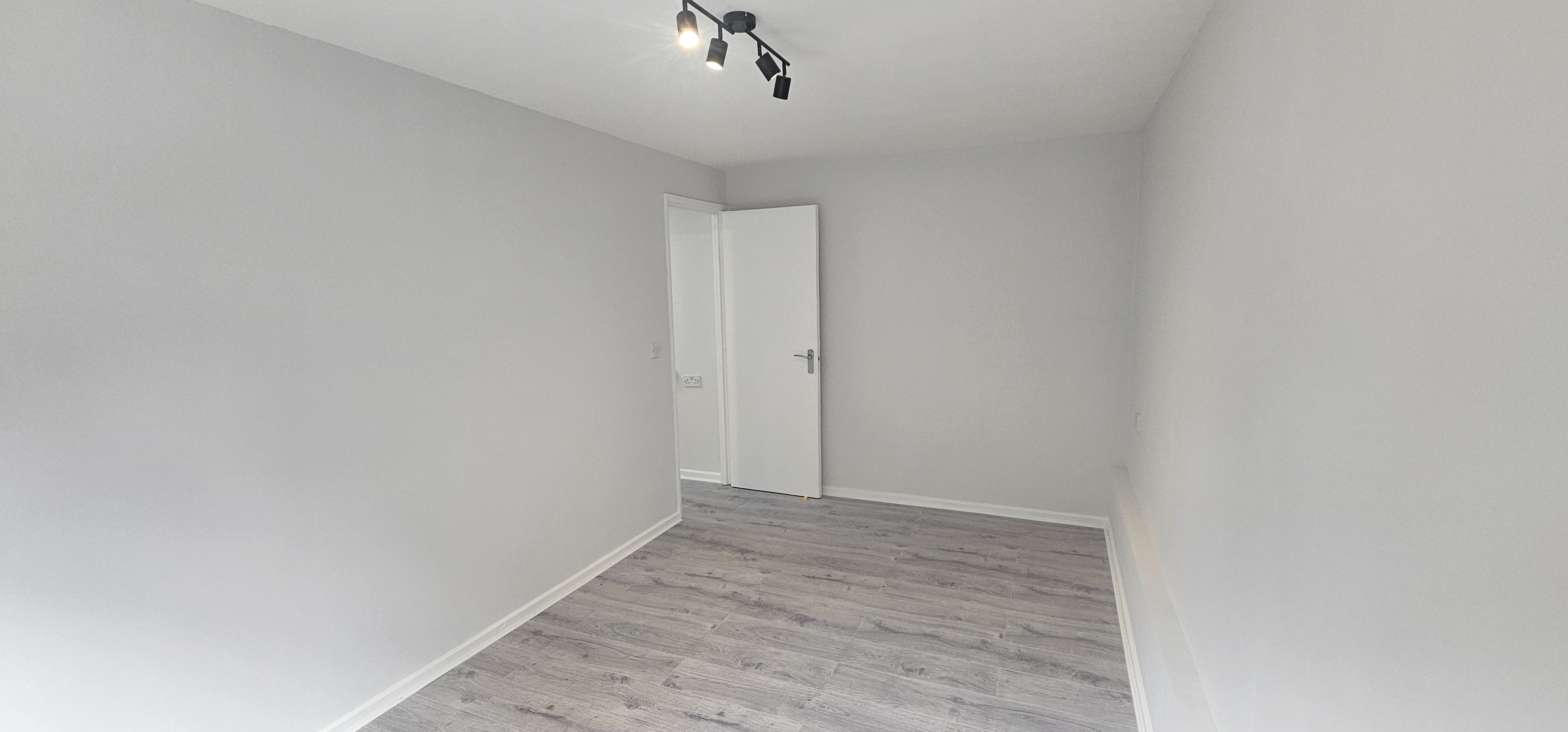 Flat Poplar Place in Greater London