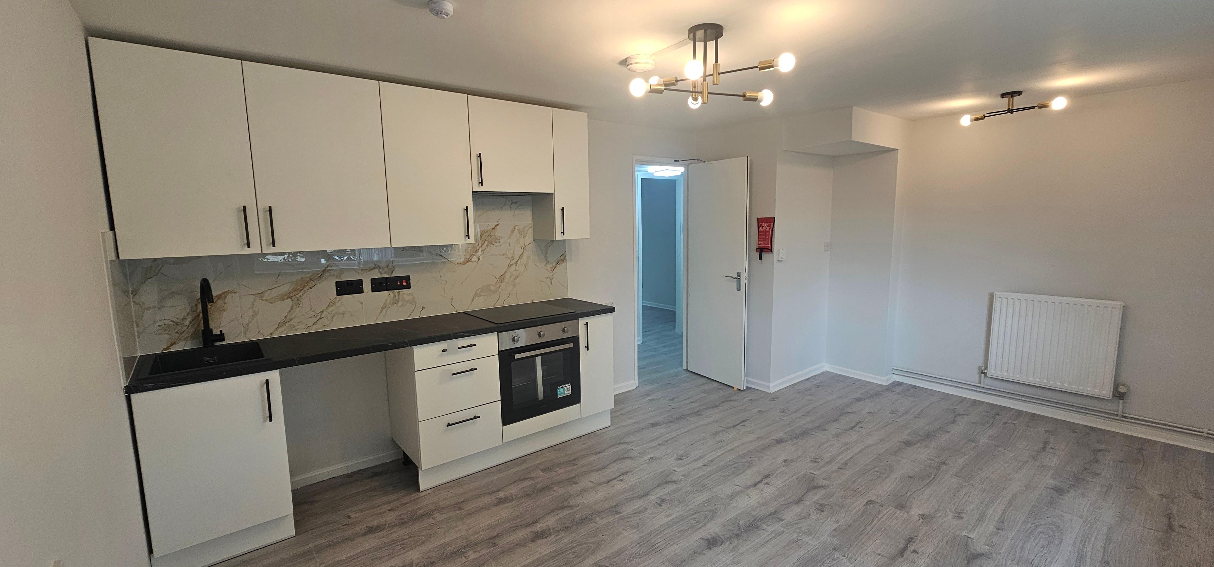 Flat Poplar Place in Greater London