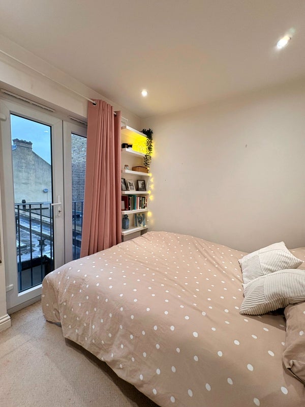 Room Church Lane in Greater London
