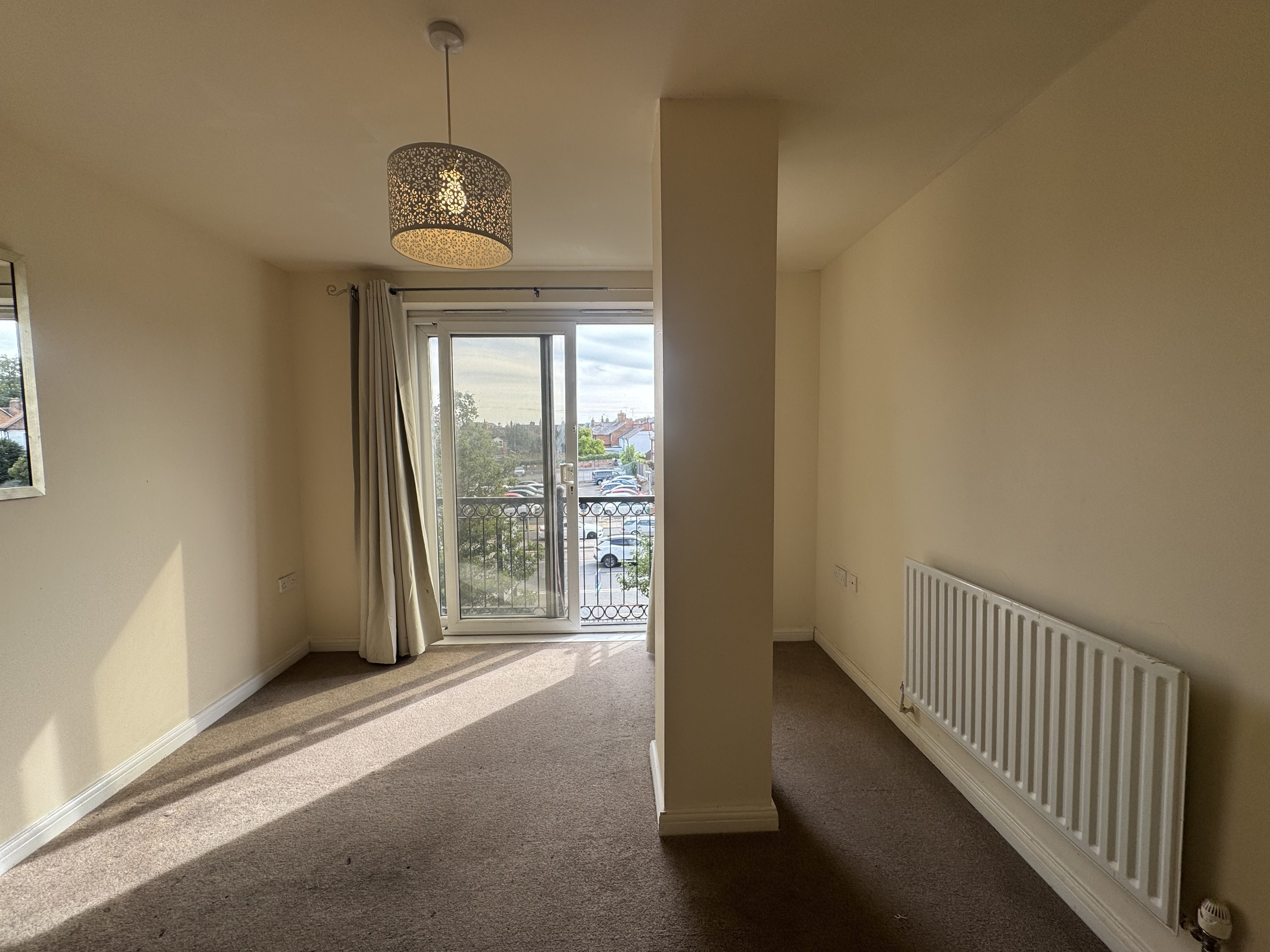 Flat Ardenham Lane in Aylesbury