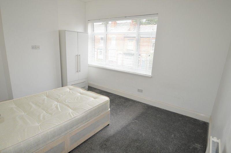 Flat Winnie Road in Birmingham