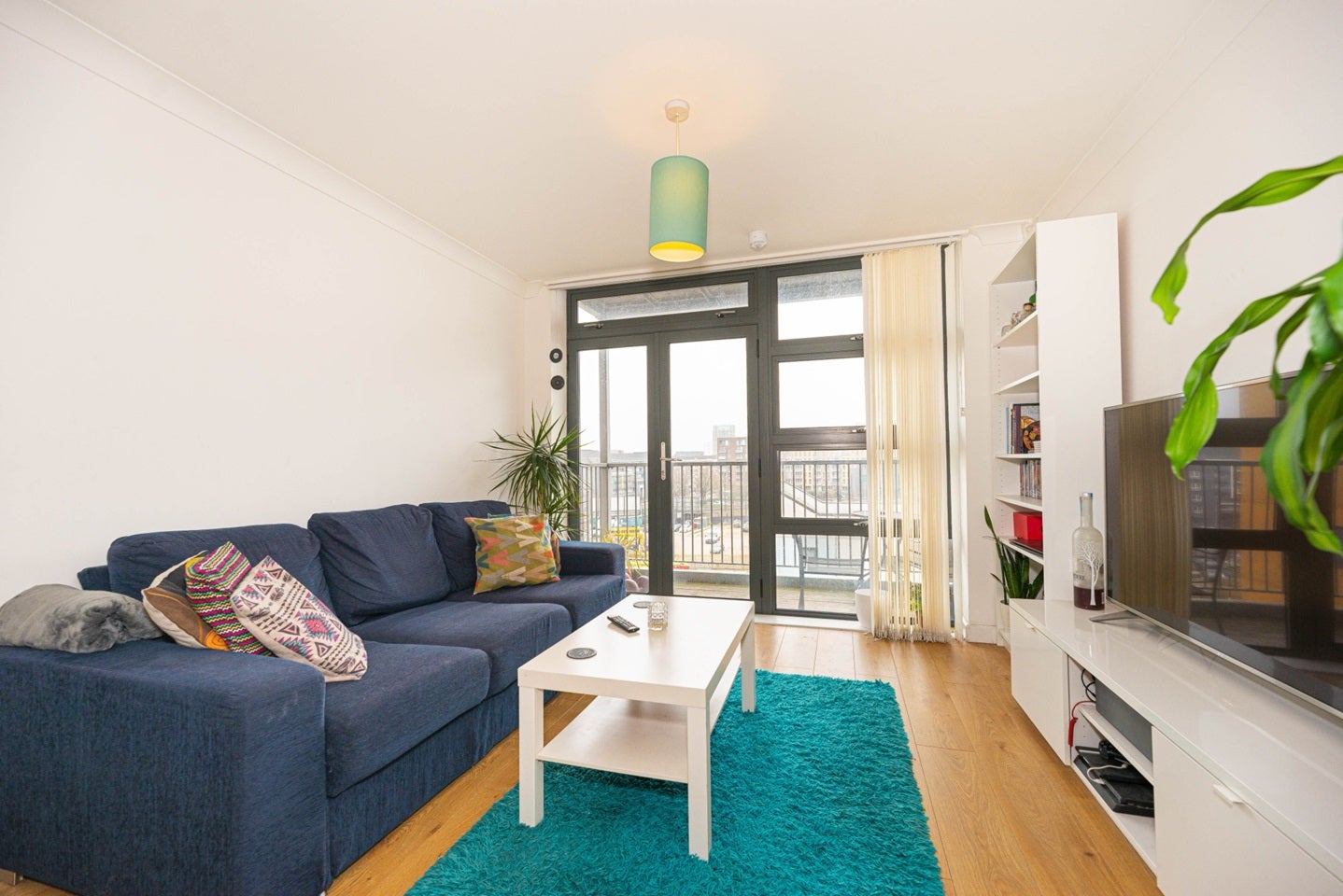 Flat Maltings Close in Greater London
