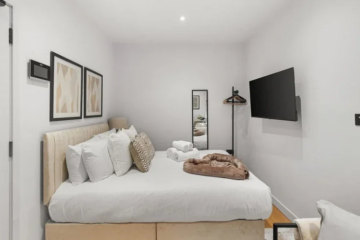 Flat Norfolk Avenue in Greater London