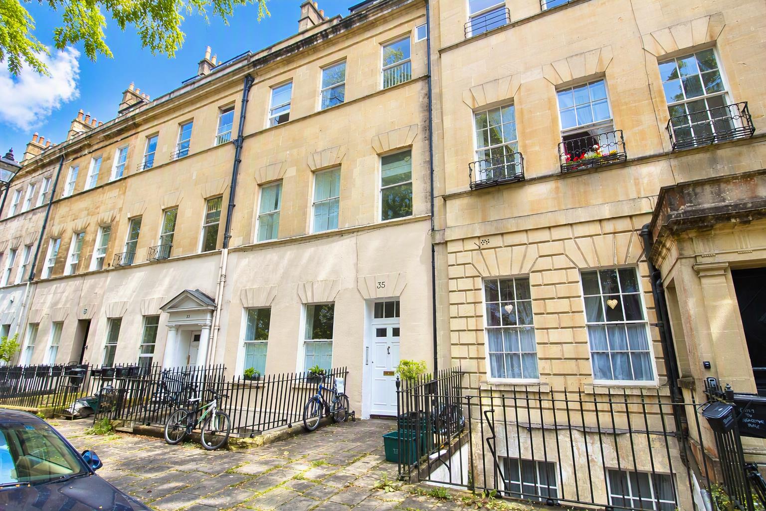 Flat Grosvenor Place in Bath