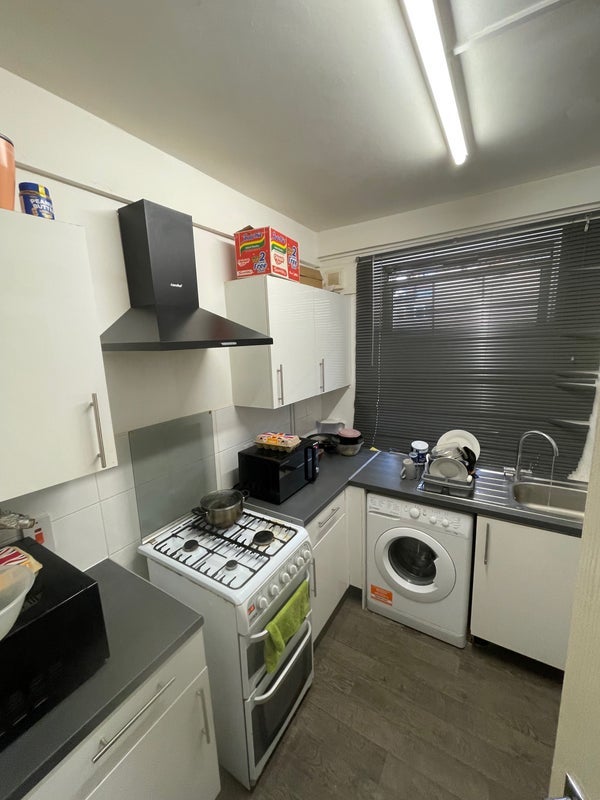 Flat Newby Place in Greater London
