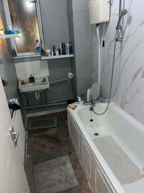 Flat Newby Place in Greater London
