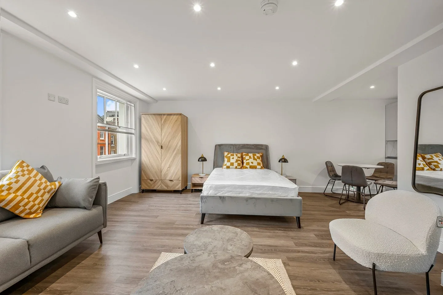 Flat Queensway in City of Westminster