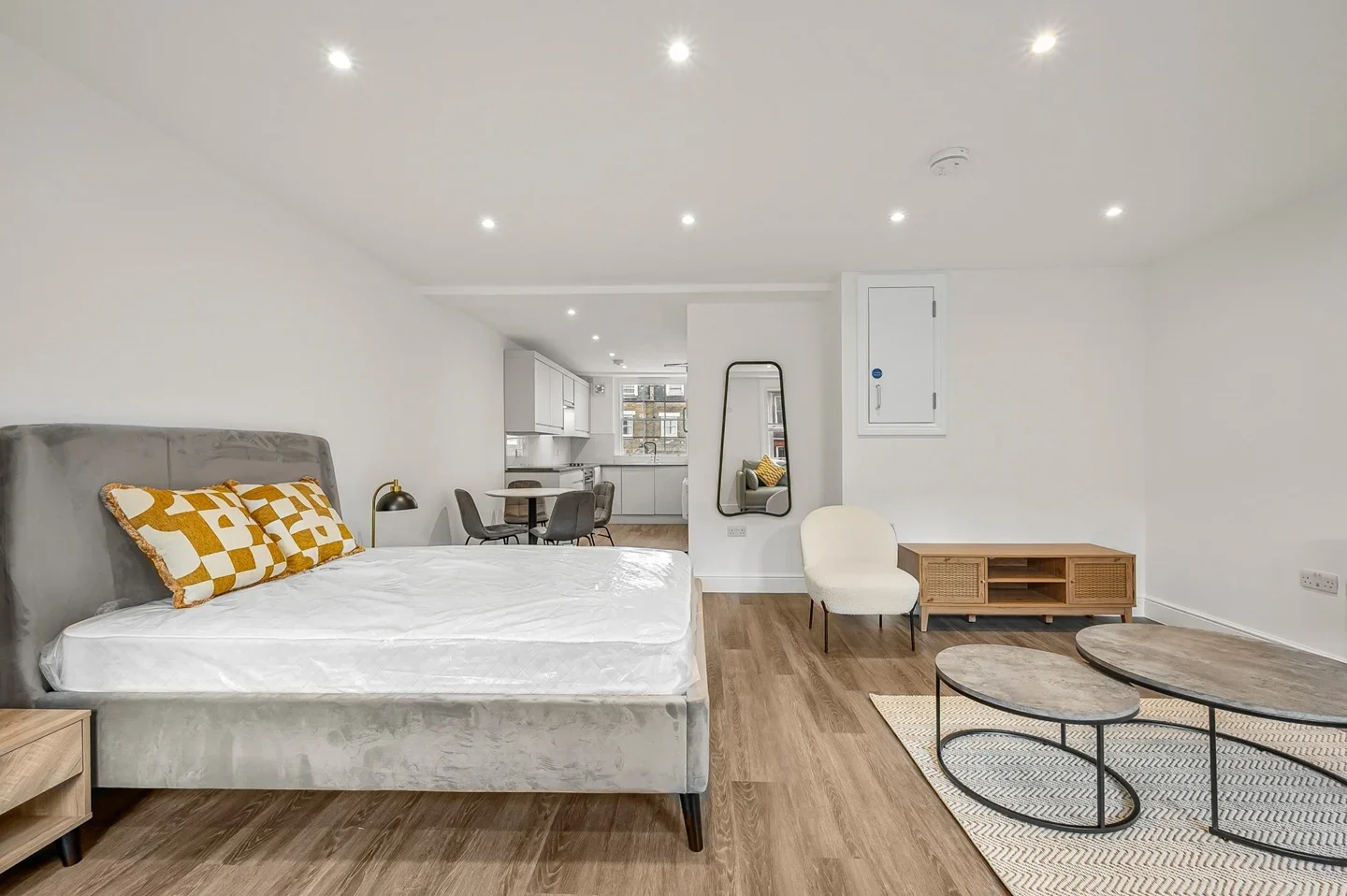 Flat Queensway in City of Westminster