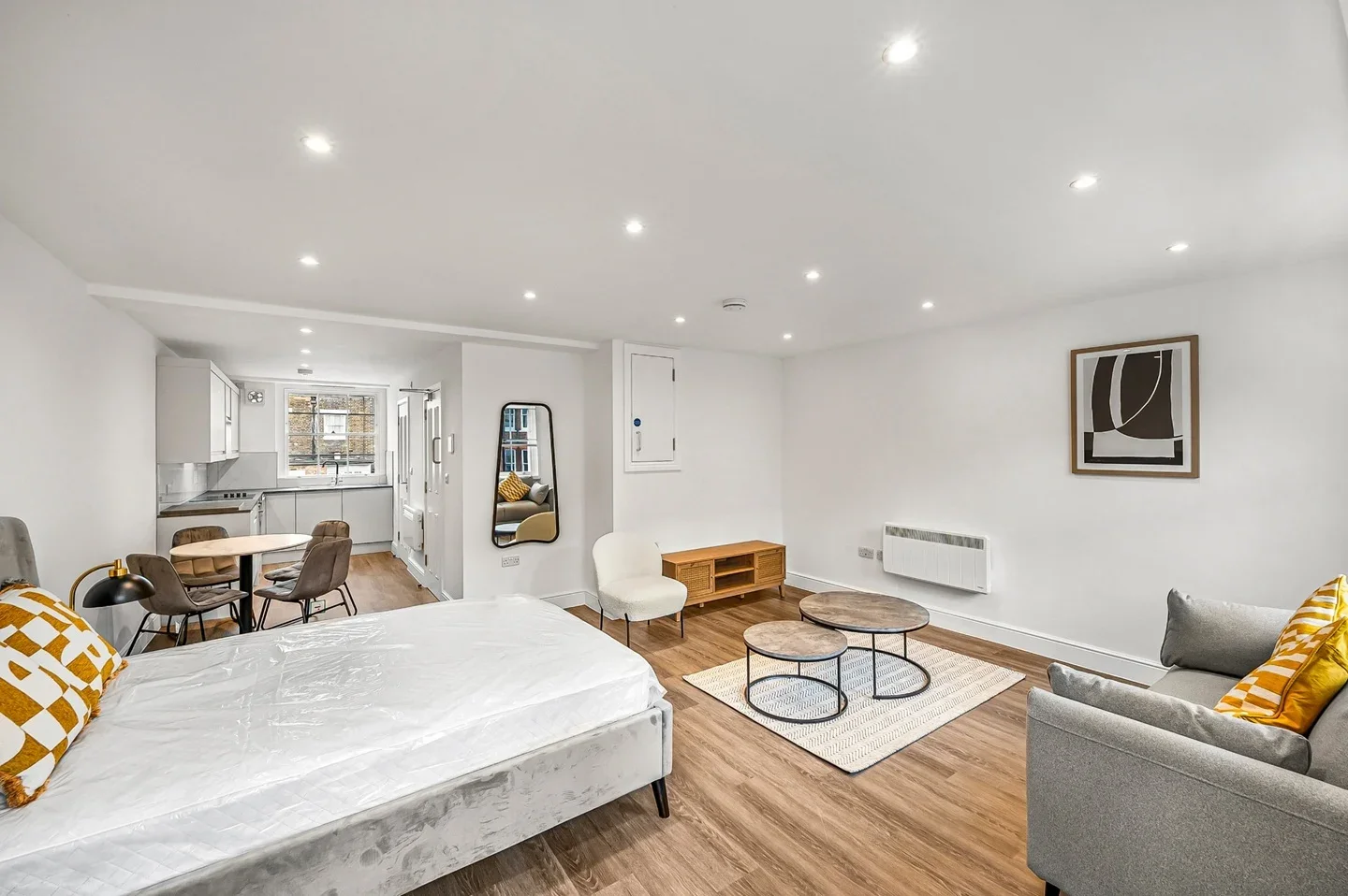 Flat Queensway in City of Westminster