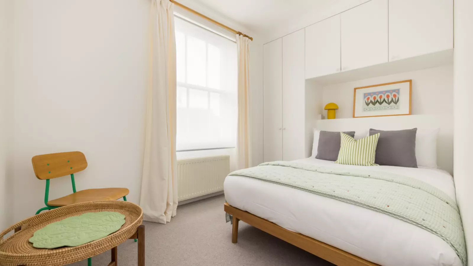 Flat Gloucester Avenue in Greater London