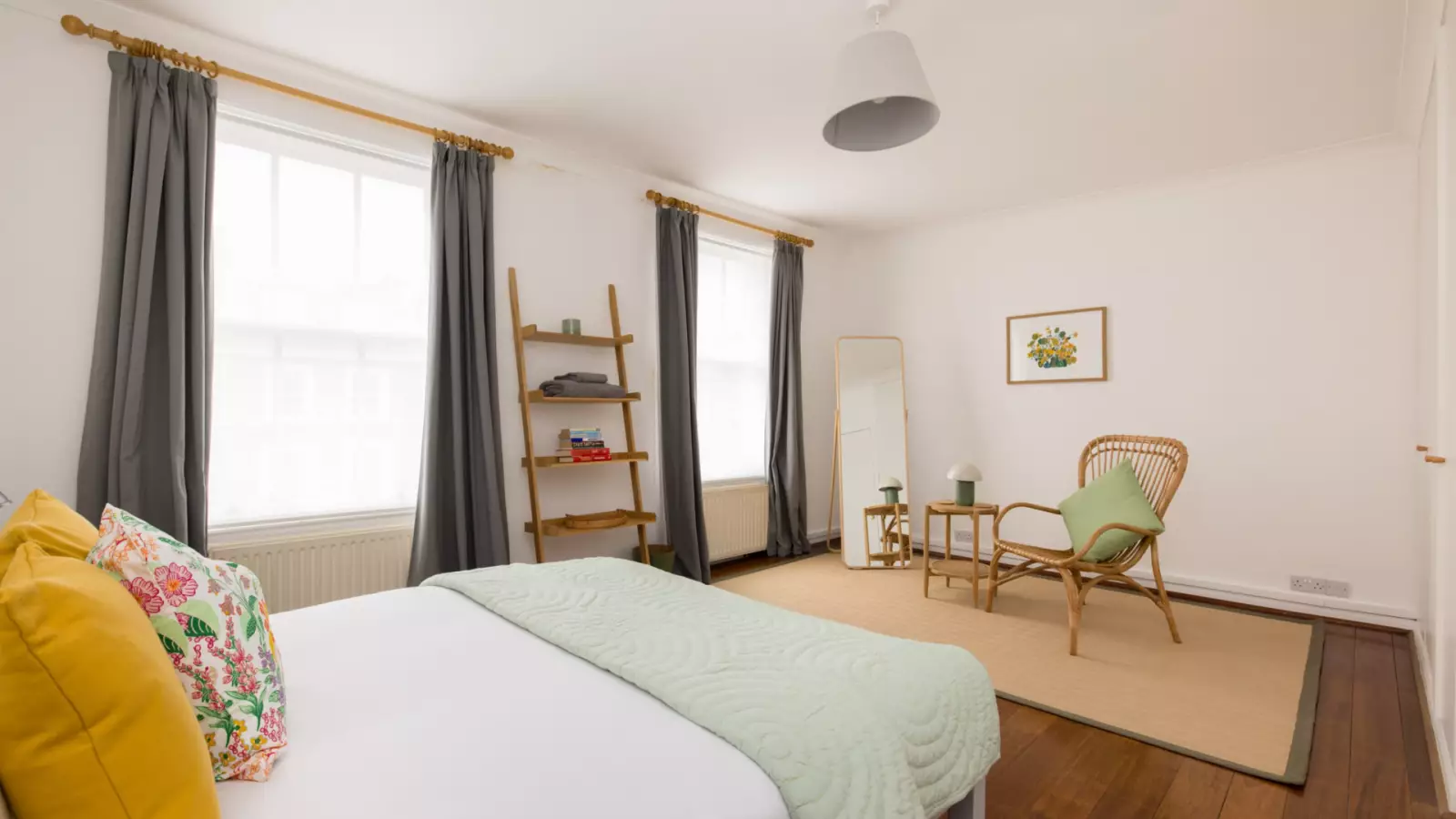 Flat Gloucester Avenue in Greater London
