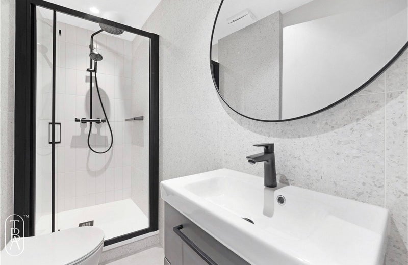 Flat Hoxton Street in Greater London