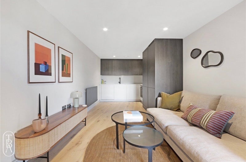 Flat Hoxton Street in Greater London