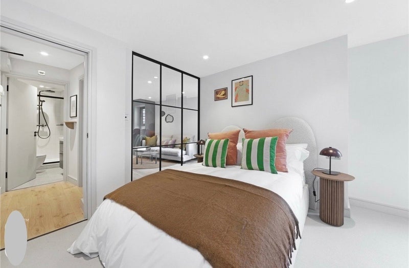 Flat Hoxton Street in Greater London