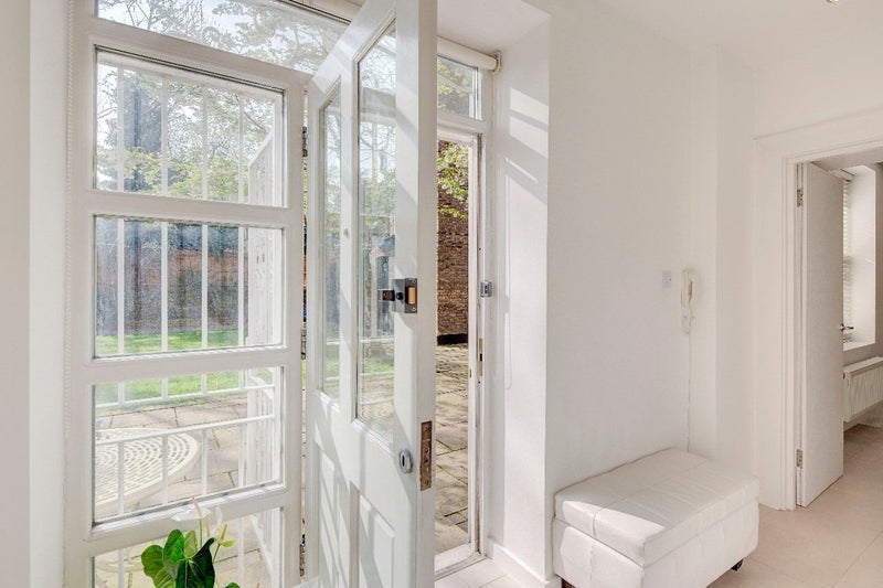 Room Elgin Avenue in City of Westminster