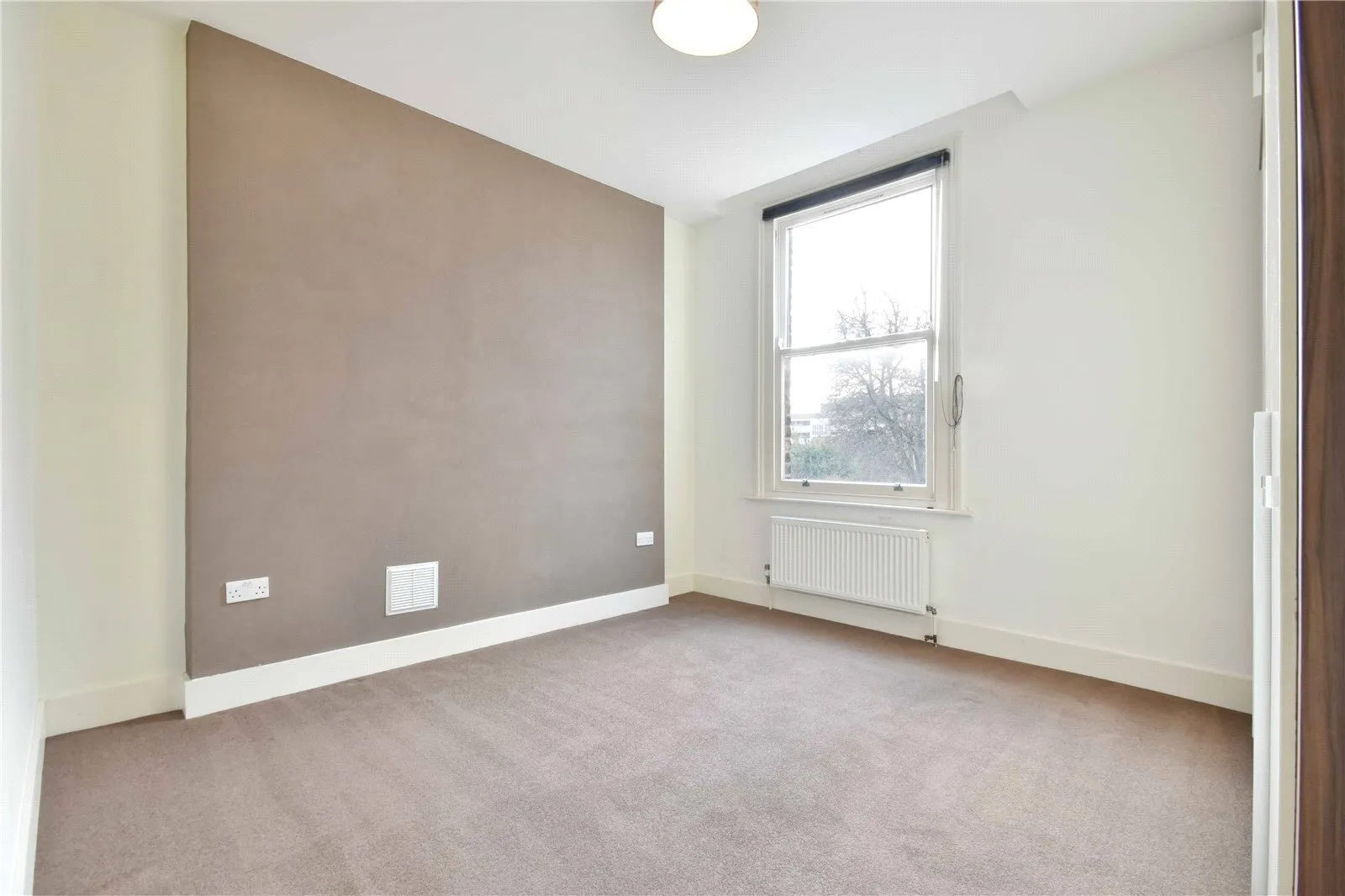 Flat Fordwych Road in Greater London