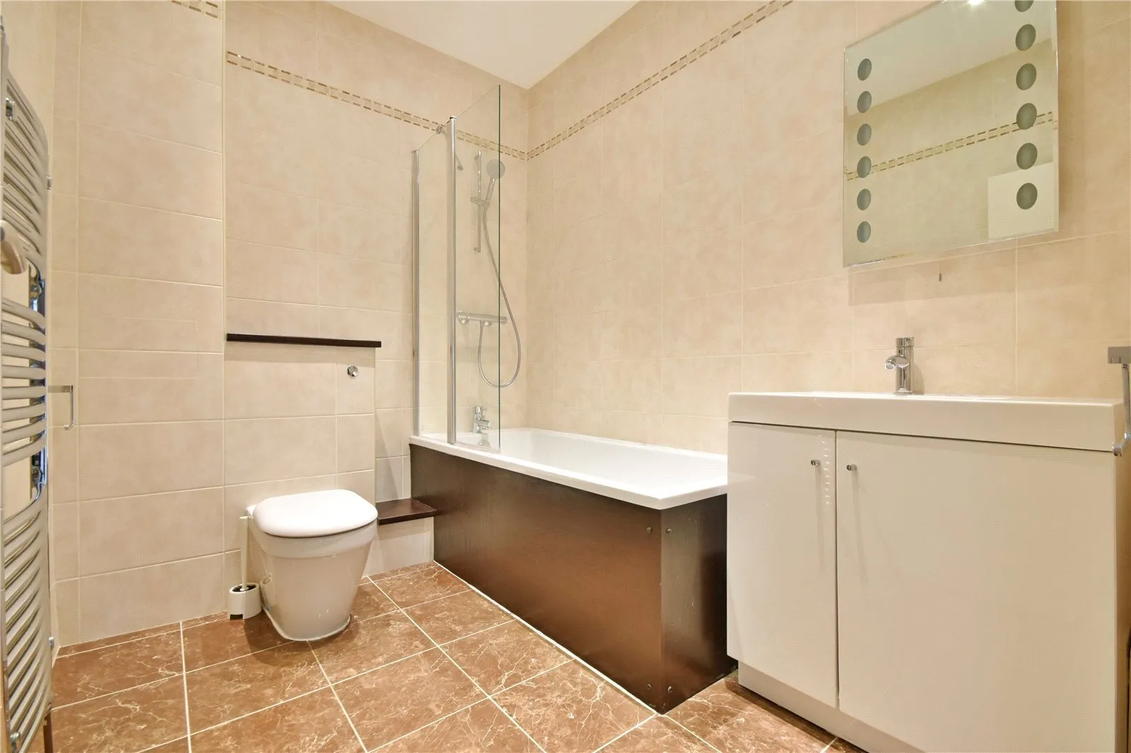 Flat Fordwych Road in Greater London