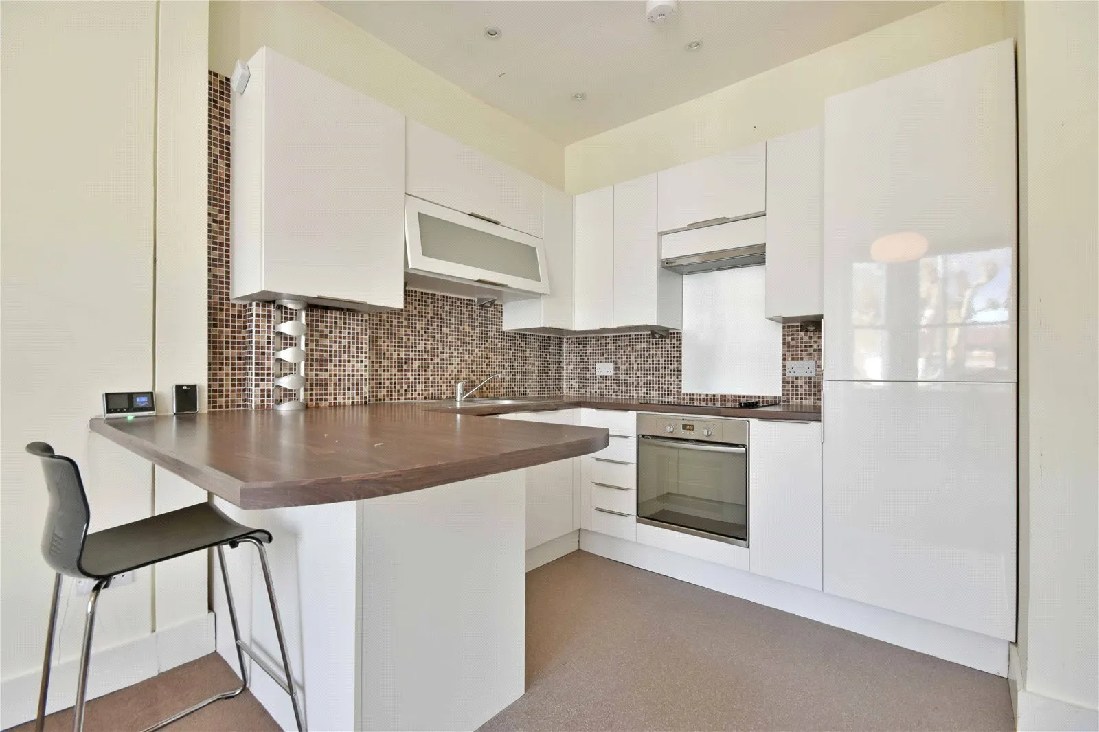 Flat Fordwych Road in Greater London