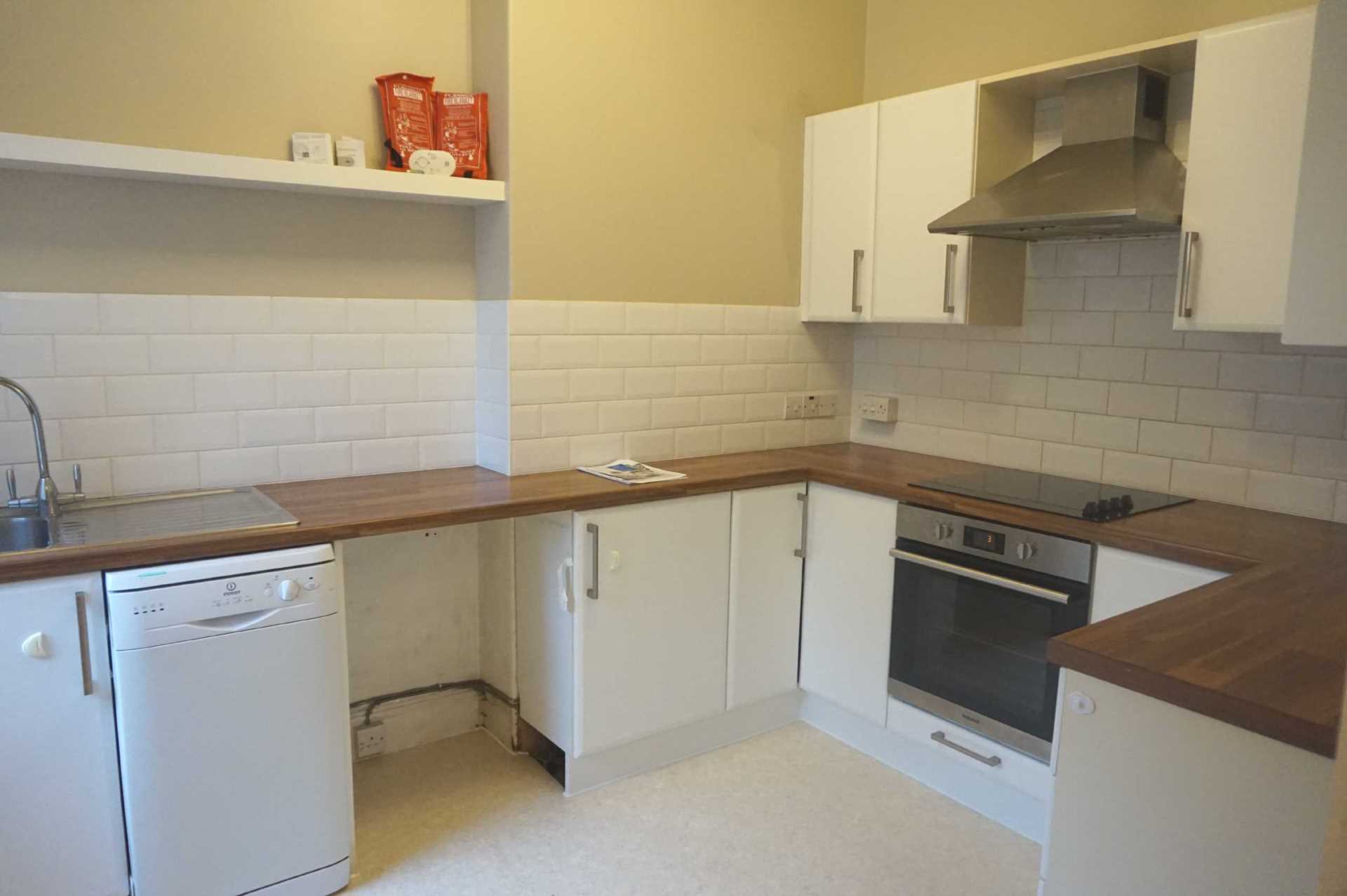 Flat Clifton Road in Weston-super-Mare