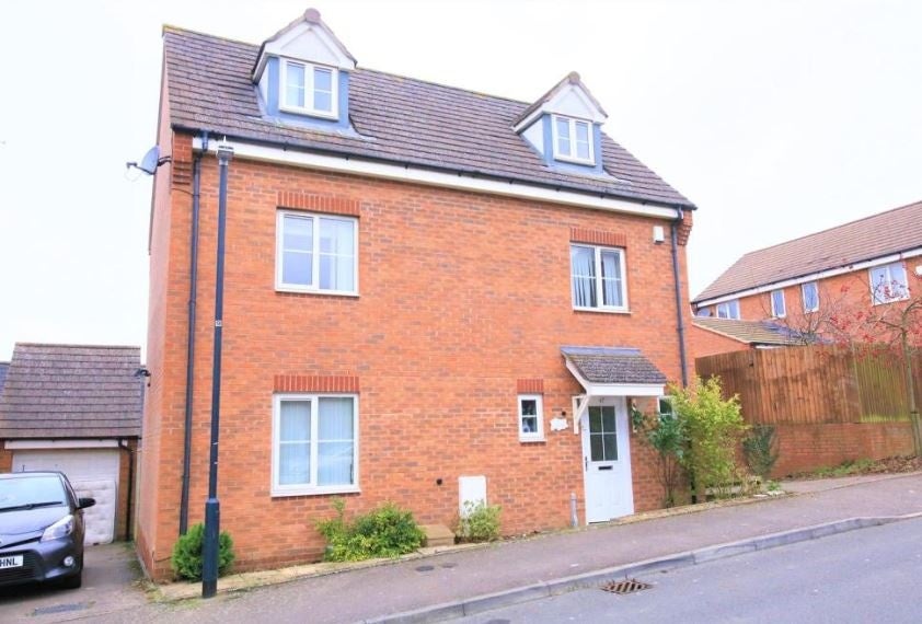 House Farnborough Avenue in Rugby
