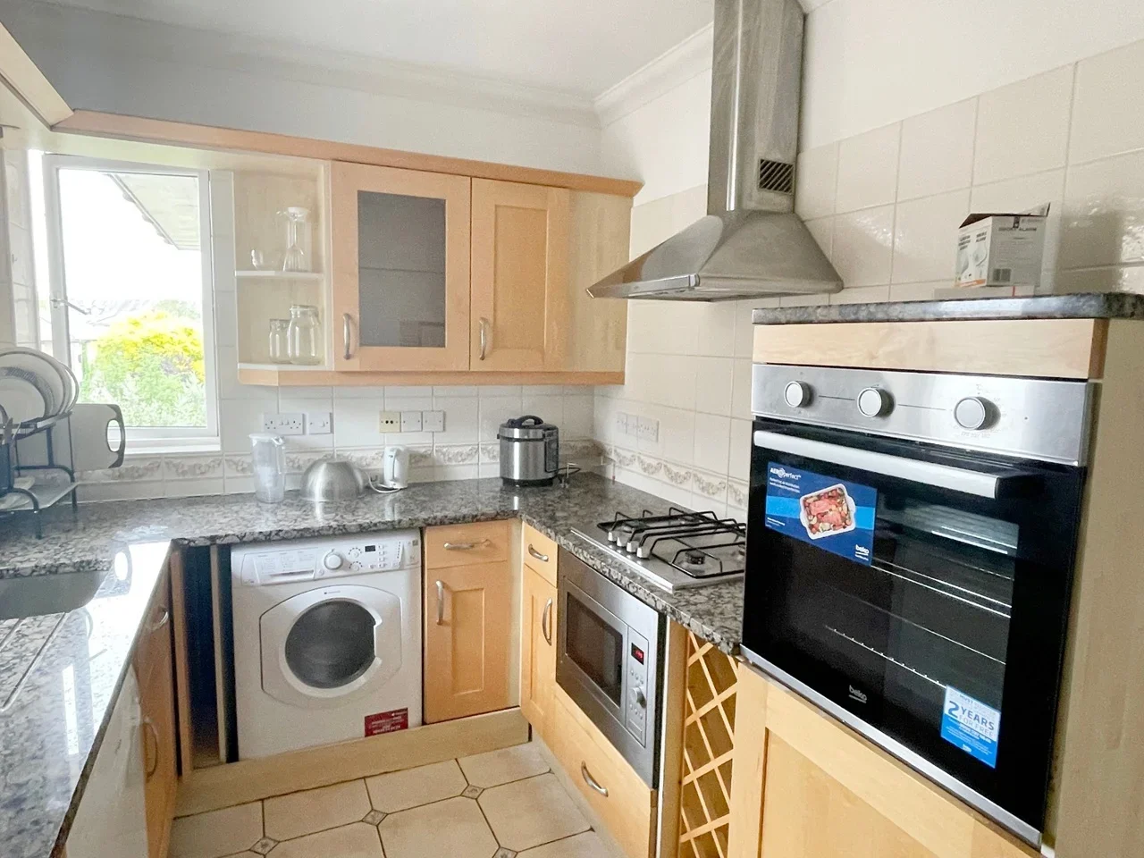 Flat May Bate Avenue in Greater London
