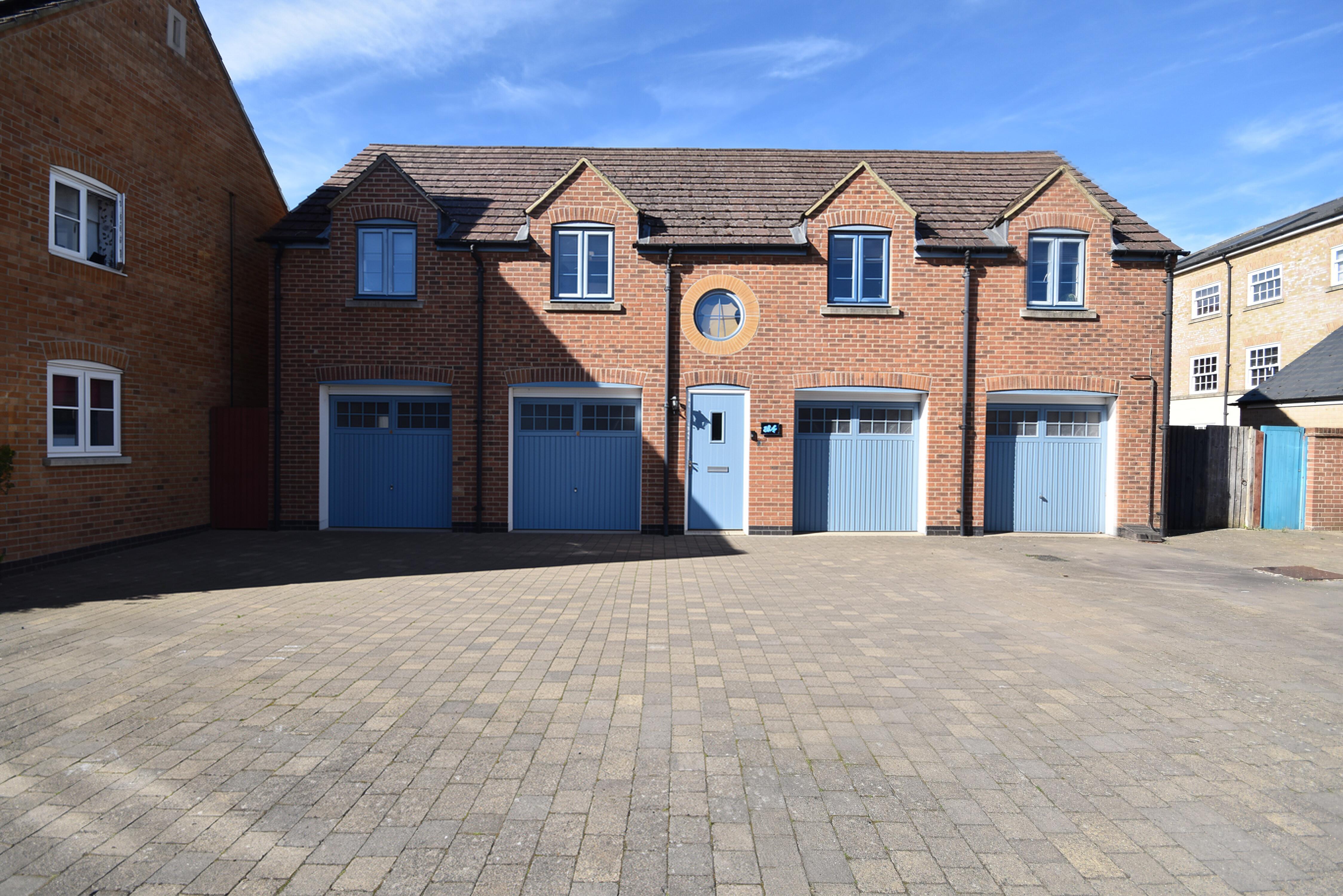 House Southwick Mews in Weldon