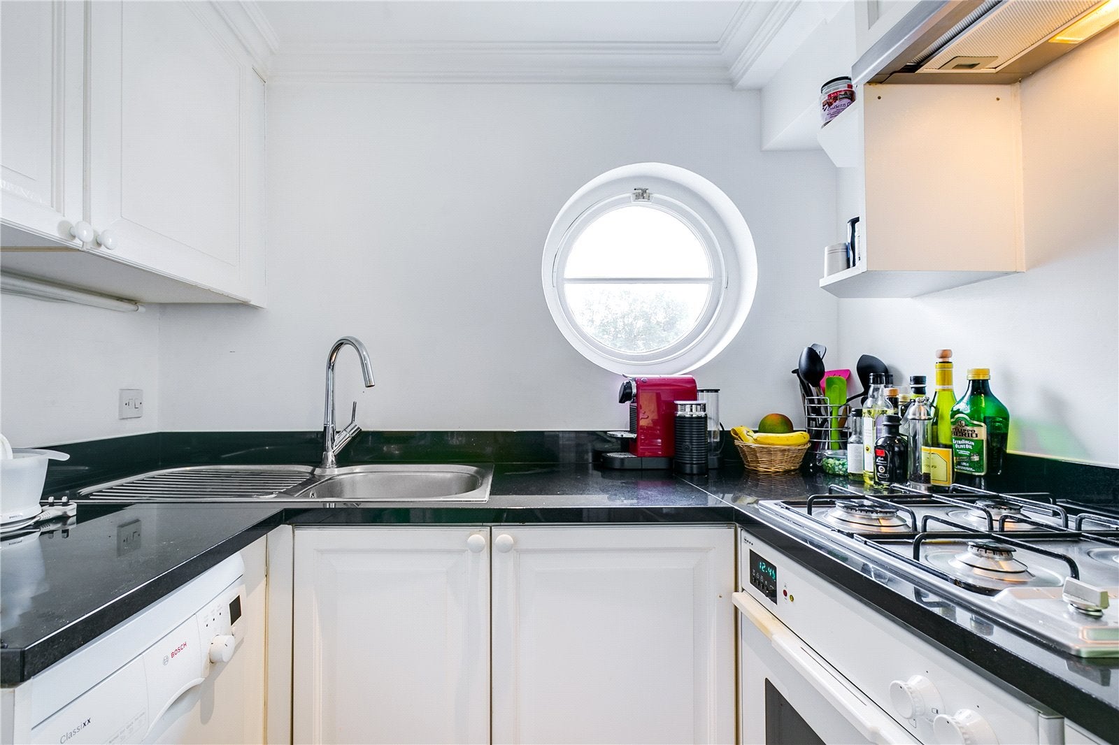 Flat Lansdowne Walk in Greater London