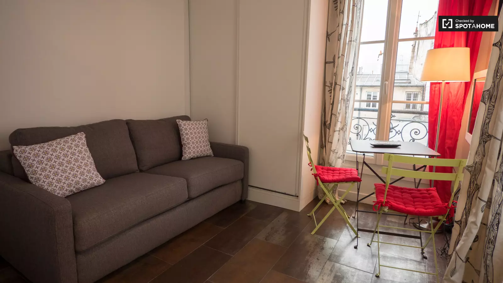 Flat Rue de Montmorency in Paris