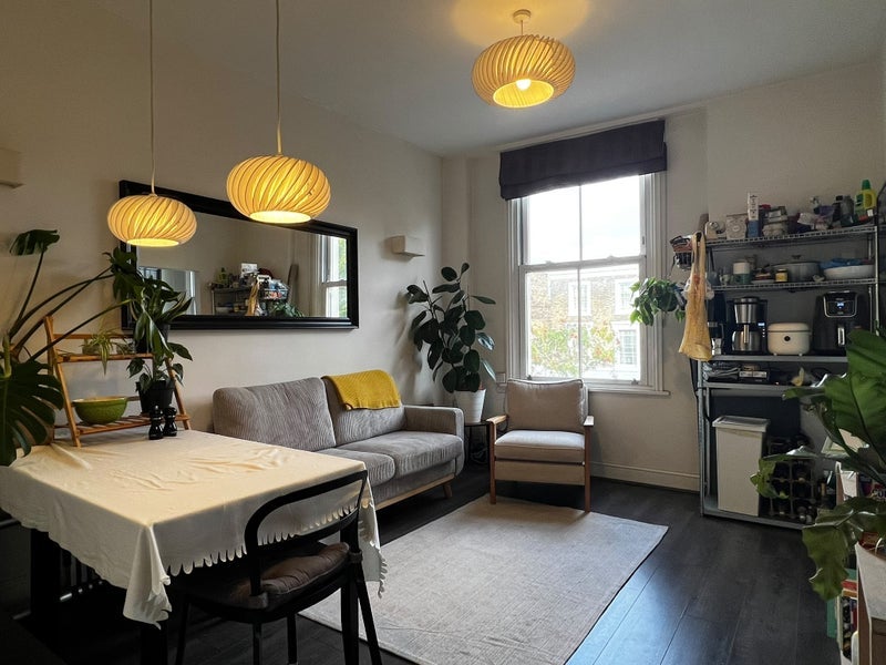 Flat Southgate Road in Greater London