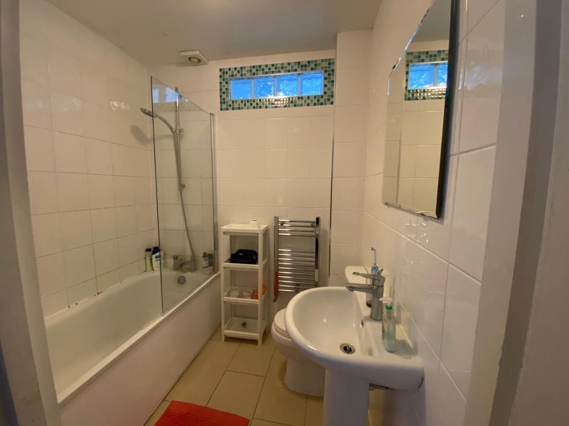 Room Johnson Street in Greater London