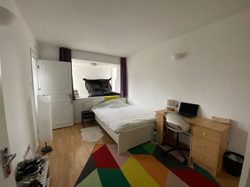 Room Johnson Street in Greater London