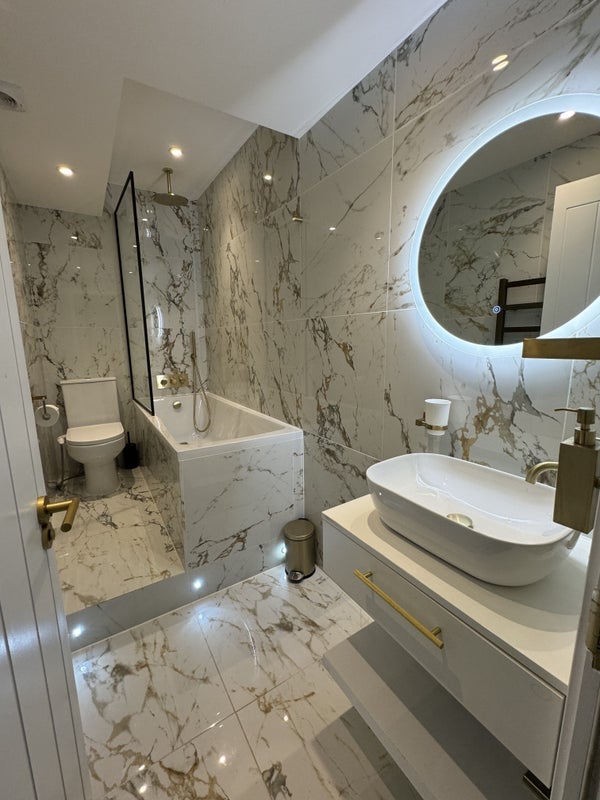 Room Oaklands Grove in Greater London