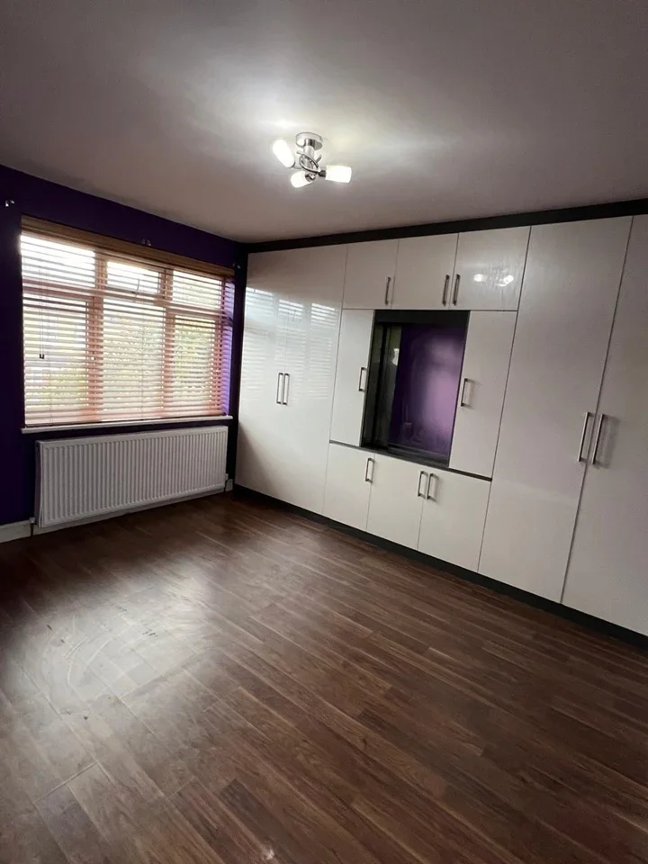 House Perry Hall Close in Greater London