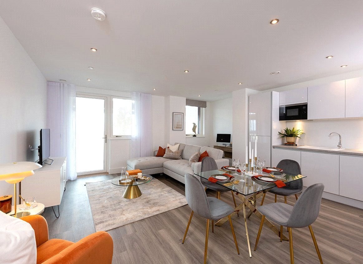 Flat Merrick Road in Greater London