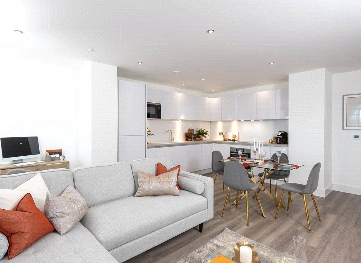 Flat Merrick Road in Greater London
