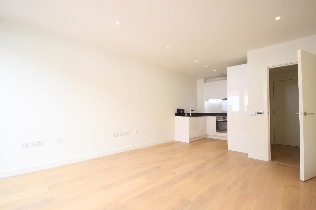 Flat Capitol Way in Greater London