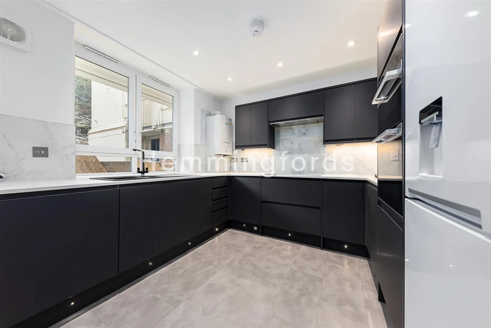 Flat Lloyd Baker Street in Greater London
