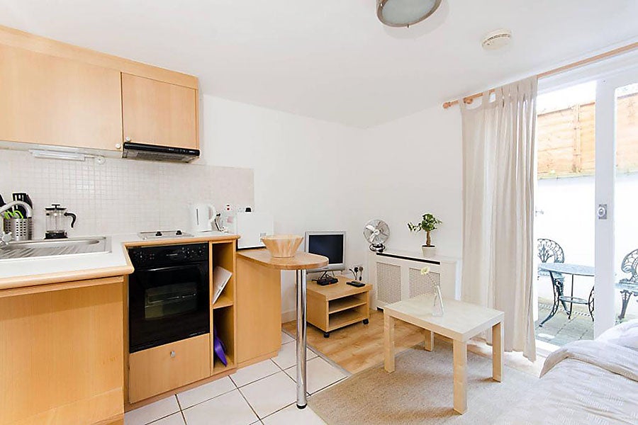 Flat West Cromwell Road in Greater London