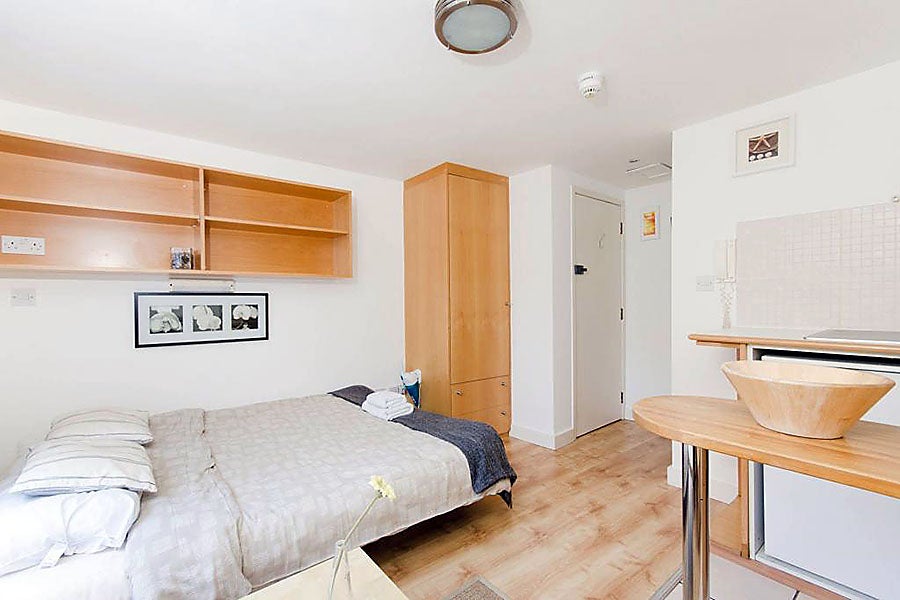 Flat West Cromwell Road in Greater London