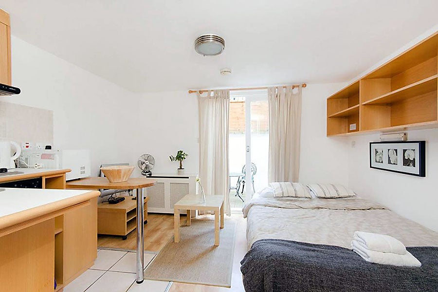 Flat West Cromwell Road in Greater London