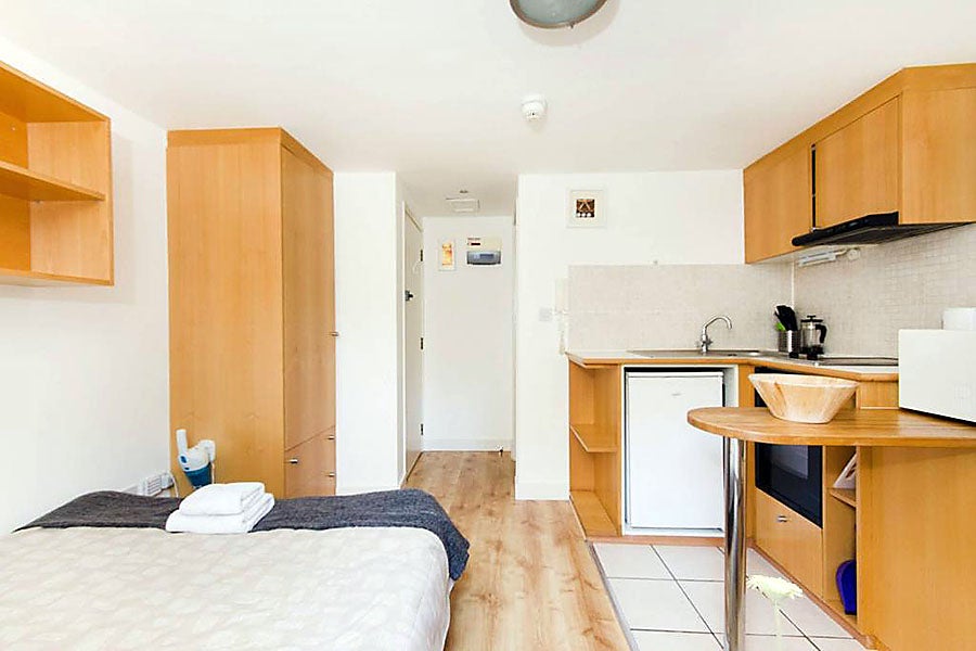 Flat West Cromwell Road in Greater London