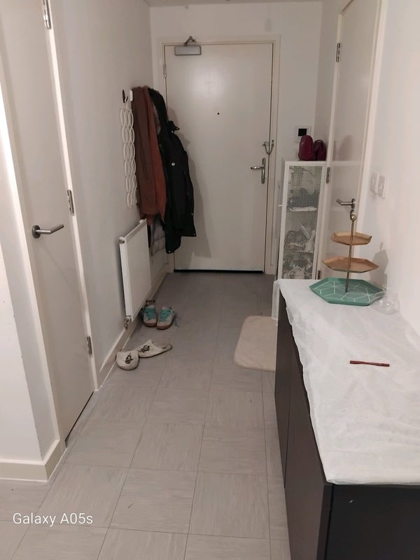 Room Hoe Street in Greater London