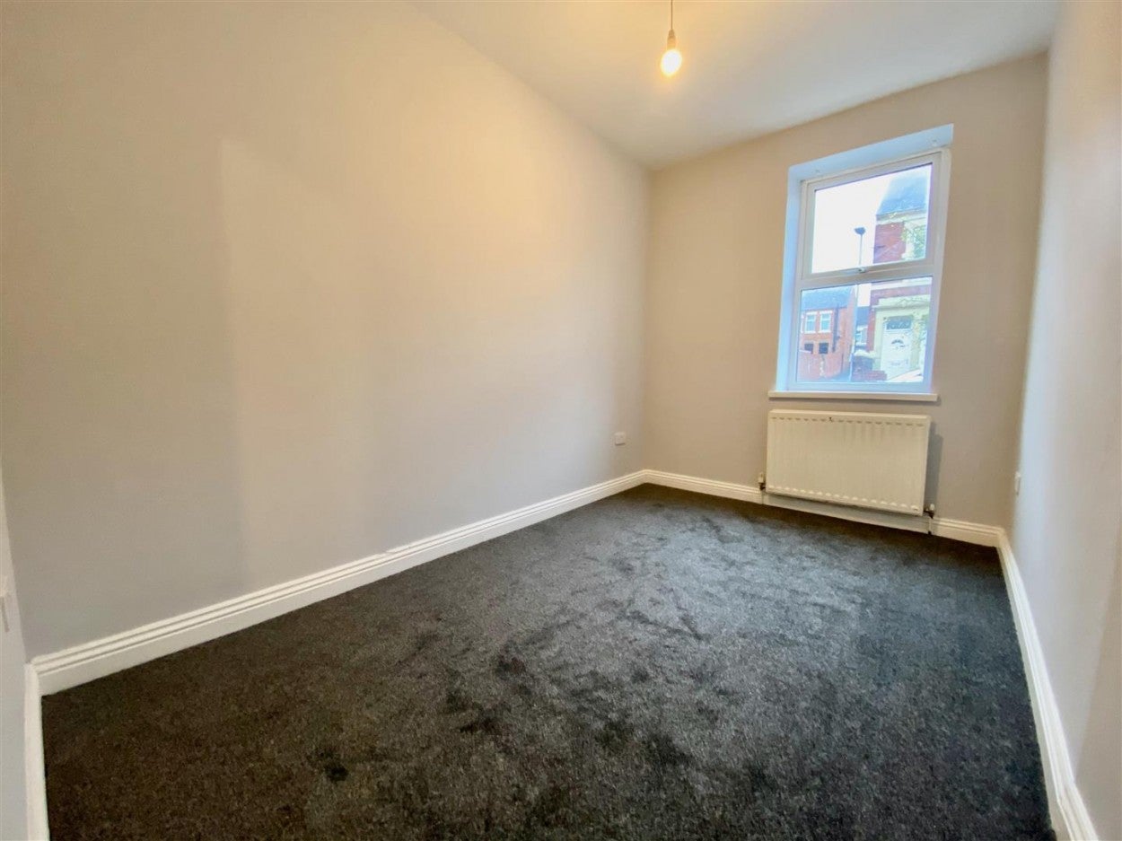 Flat Eastbourne Avenue in Gateshead
