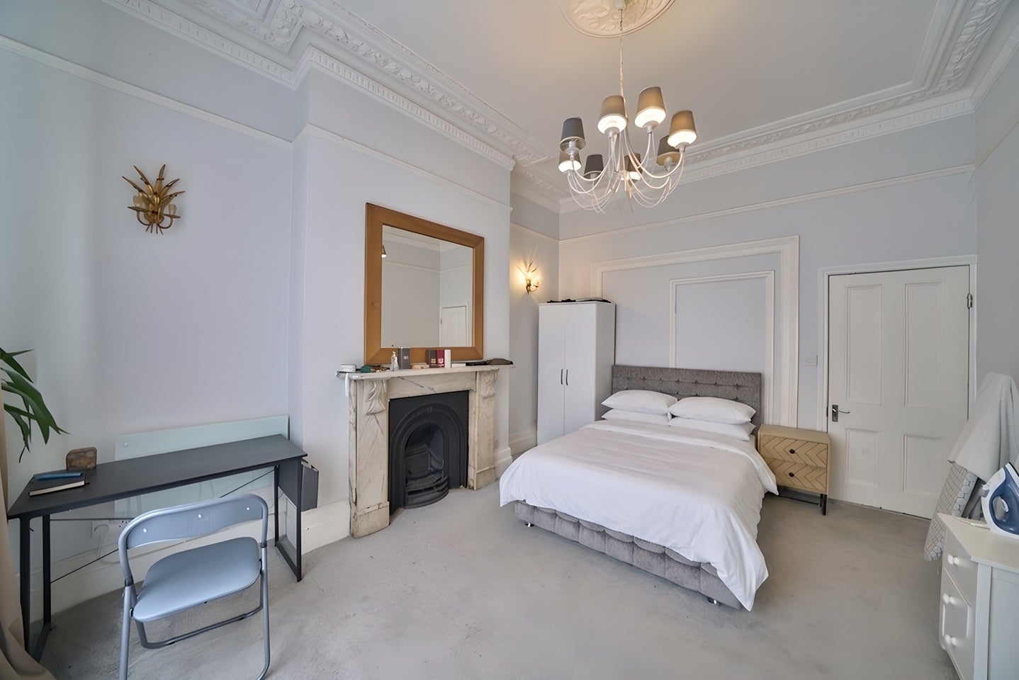 Flat Lillie Road in Greater London