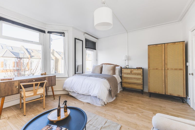 Room Lysia Street in Greater London