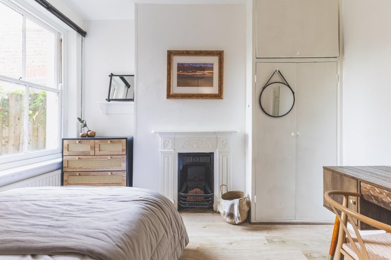 Room Lysia Street in Greater London
